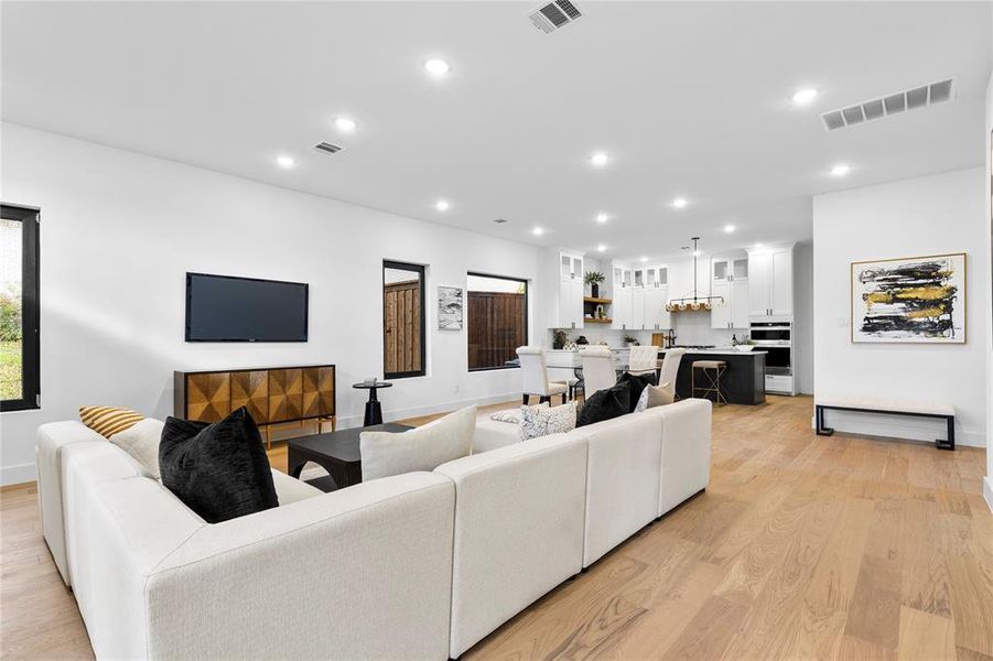 Furnished interior view inside a new home in , Dallas (Image 32).