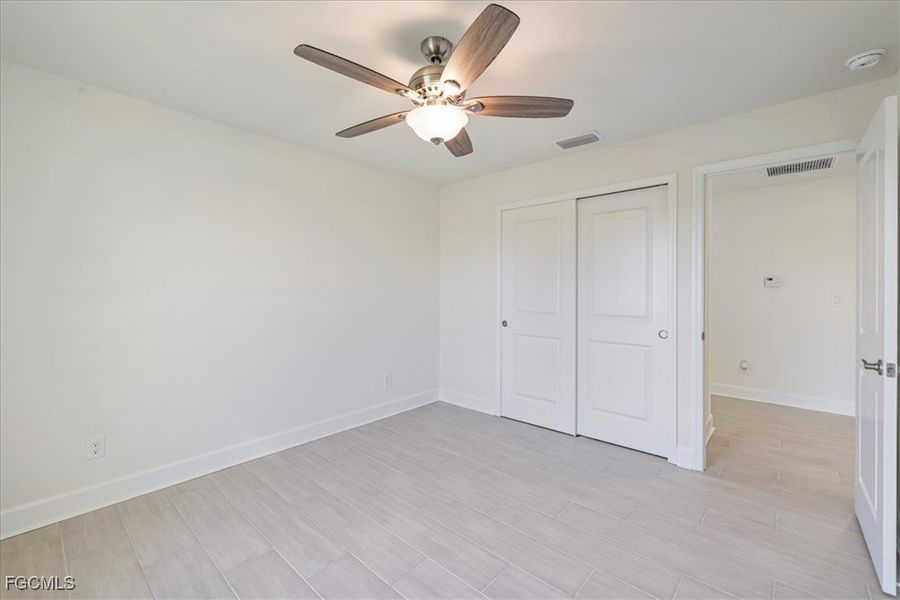 Spacious, unfurnished interior of a new home in Cape Coral, Cape Coral (Image 28).