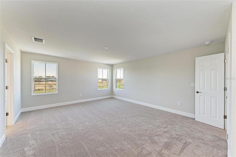 Spacious, unfurnished interior of a new home in Crosswind Ranch, Parrish (Image 34).