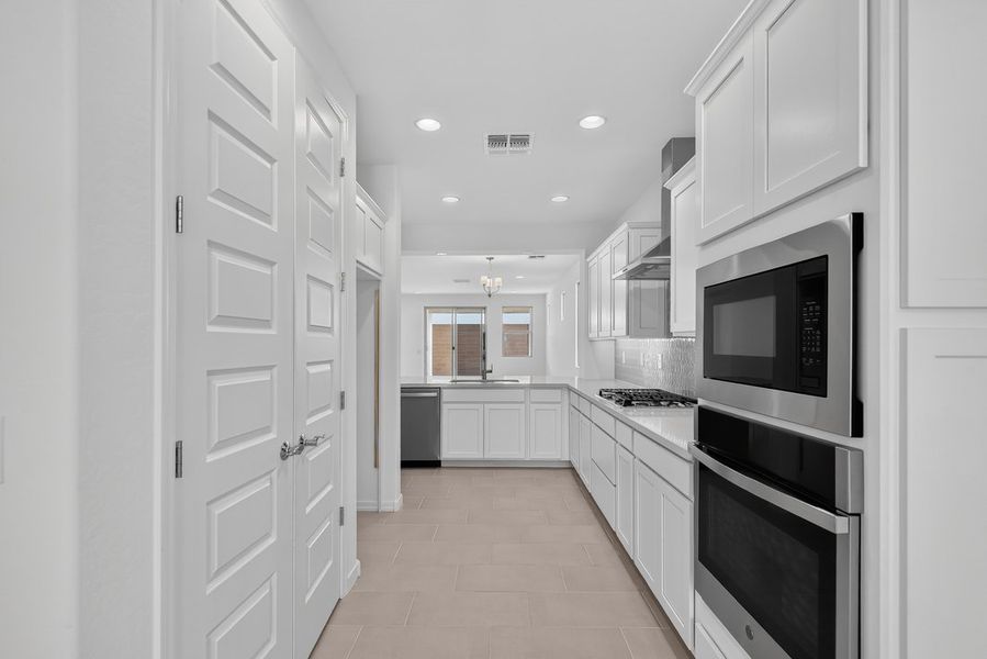 Furnished interior view inside a new home in Stonehaven, Glendale (Image 11).