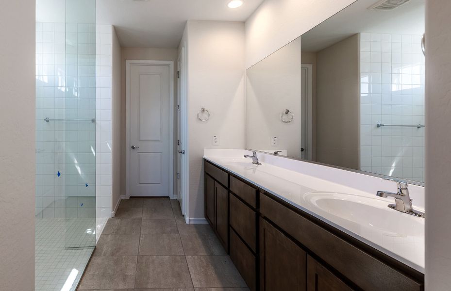 Furnished interior view inside a new home in El Rancho Santa Rosa, Maricopa (Image 11).