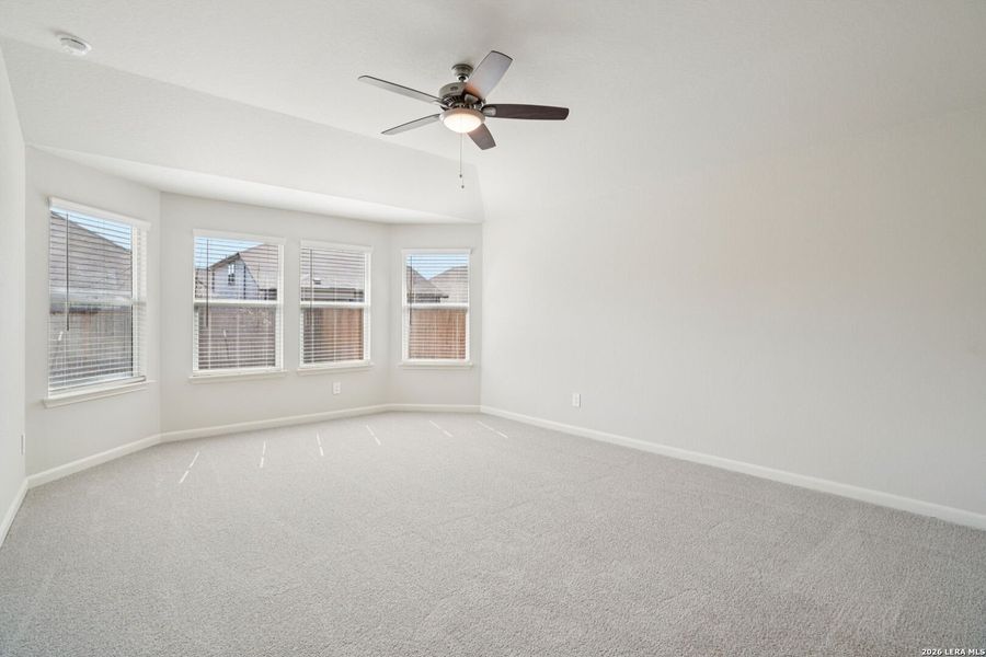 Spacious, unfurnished interior of a new home in Estancia Ranch - Classic Series, San Antonio (Image 25).