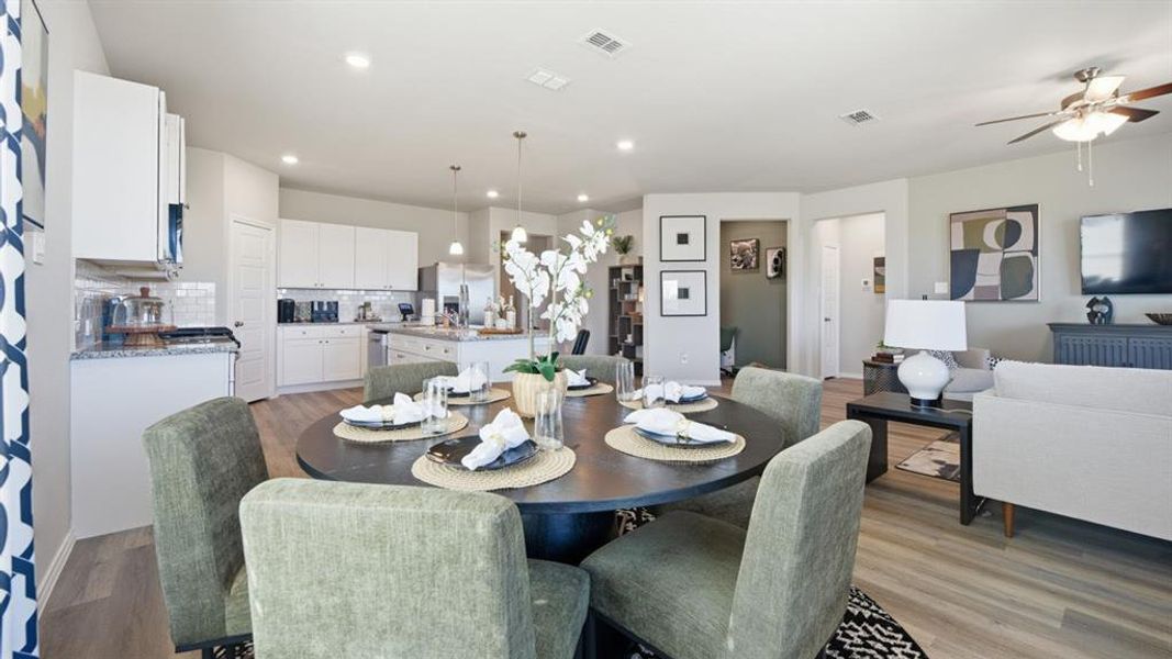 Furnished interior view inside a new home in Trails of Elizabeth Creek, Fort Worth (Image 27).