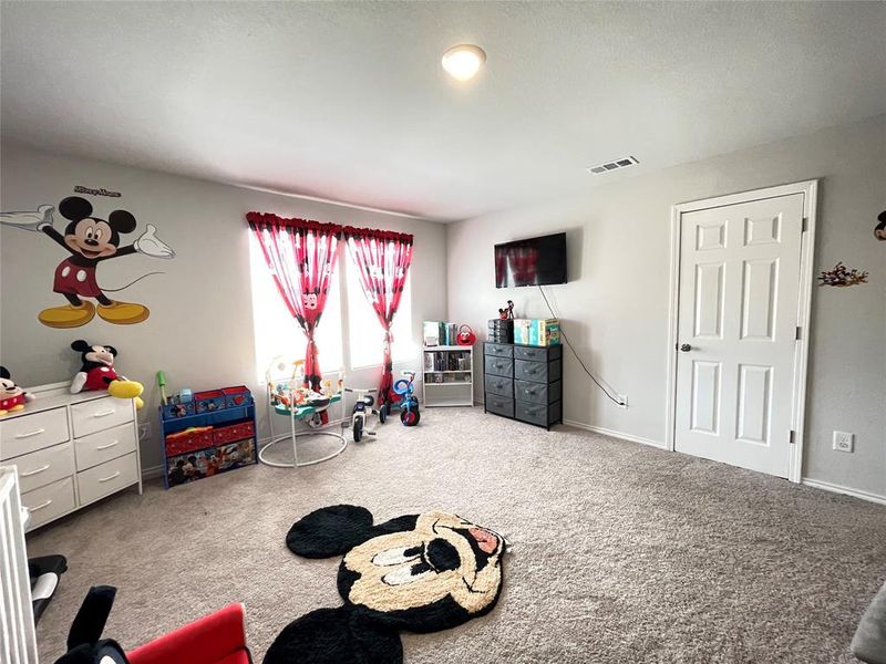 Furnished interior view inside a new home in , Chandler (Image 11).