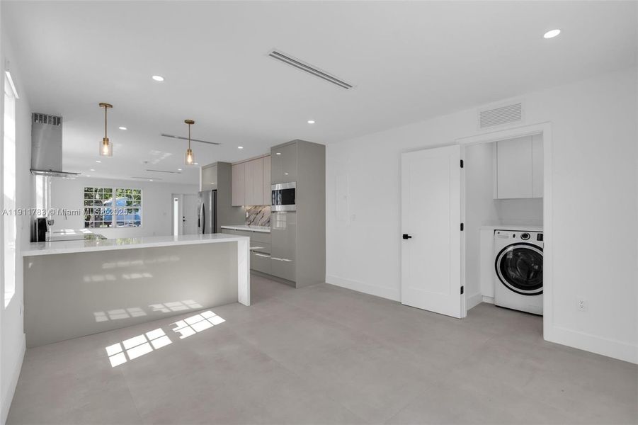 Spacious, unfurnished interior of a new home in , West Palm Beach (Image 35). Spacious, unfurnished interior of a new home in , West Palm Beach (Image 35).