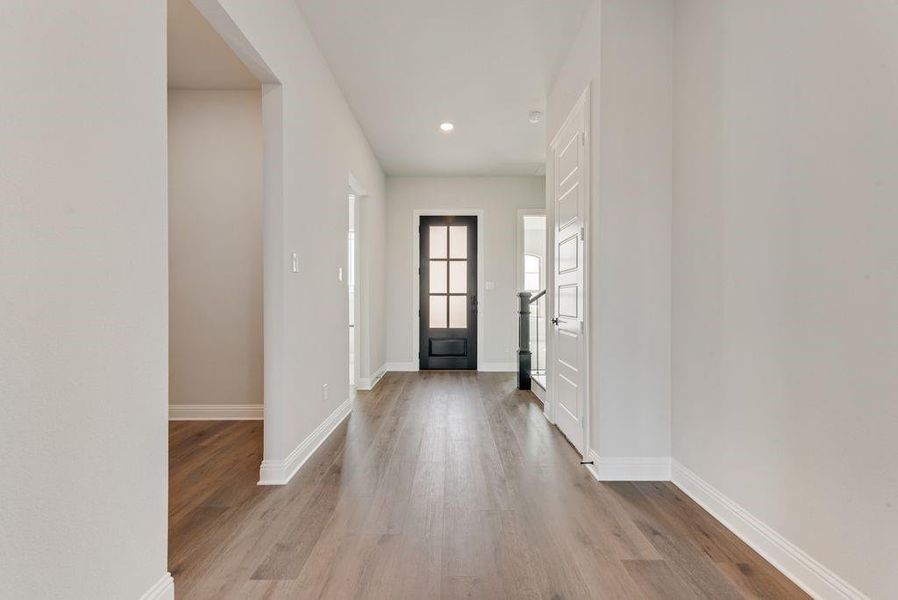 Spacious, unfurnished interior of a new home in Villages of Creekwood, Frisco (Image 17). Spacious, unfurnished interior of a new home in Villages of Creekwood, Frisco (Image 17).