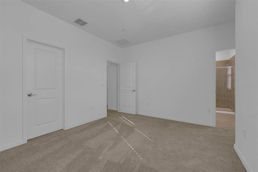 Spacious, unfurnished interior of a new home in Brack Ranch, St. Cloud (Image 33).