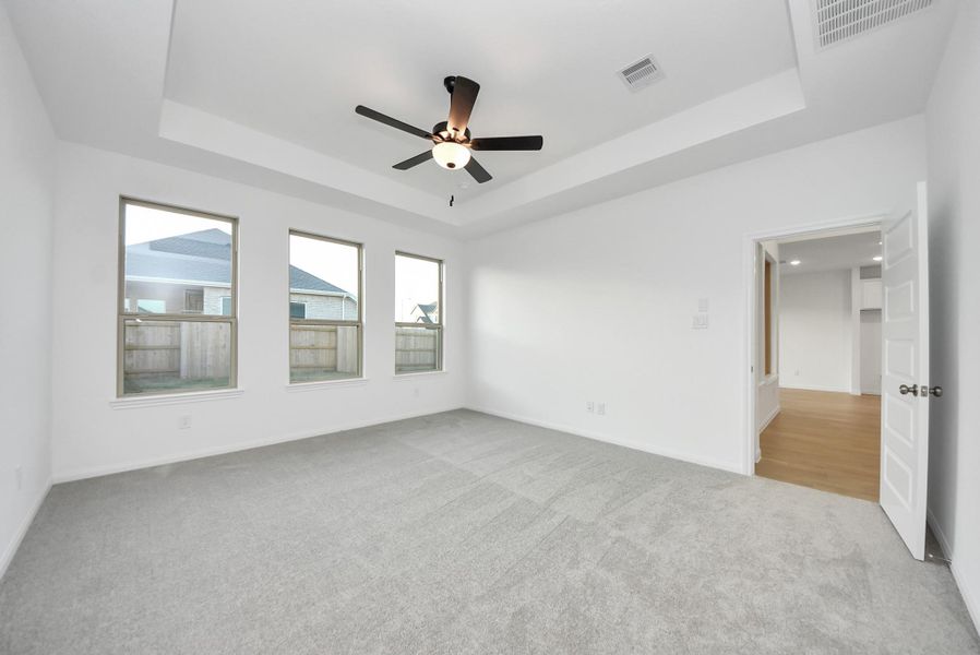 Spacious, unfurnished interior of a new home in Elyson, Katy (Image 14).