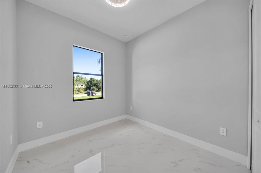 Spacious, unfurnished interior of a new home in , Lehigh Acres (Image 24).
