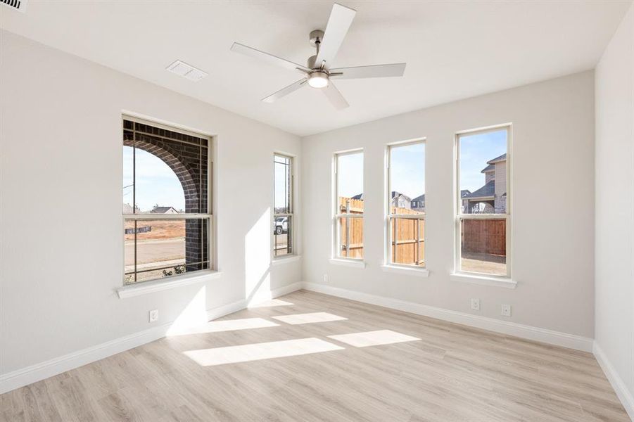 Spacious, unfurnished interior of a new home in El Dorado, Granbury (Image 21).