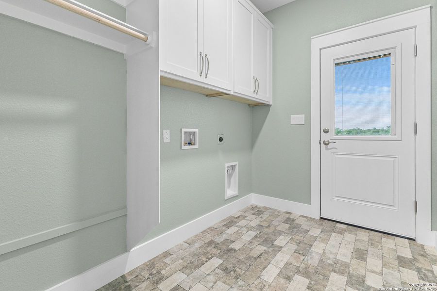 Spacious, unfurnished interior of a new home in , Hondo (Image 24). Spacious, unfurnished interior of a new home in , Hondo (Image 24).