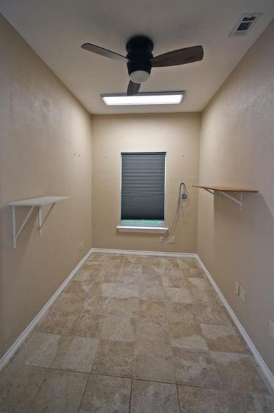 Spacious, unfurnished interior of a new home in , Yantis (Image 20).