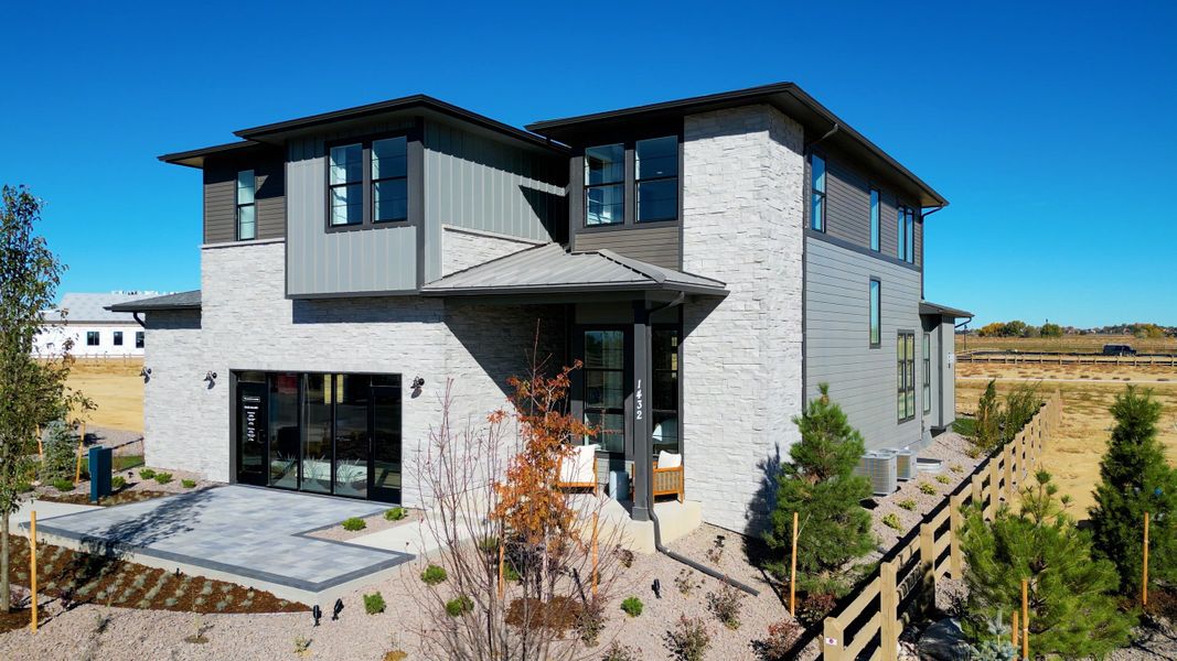Representative exterior details of a home built from the 3 by Trumark Homes in Kitchel Lake at Serratoga Falls, Timnath (Image 3).