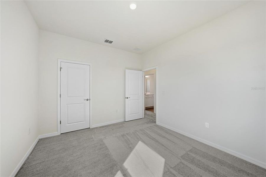 Spacious, unfurnished interior of a new home in , Punta Gorda (Image 26).