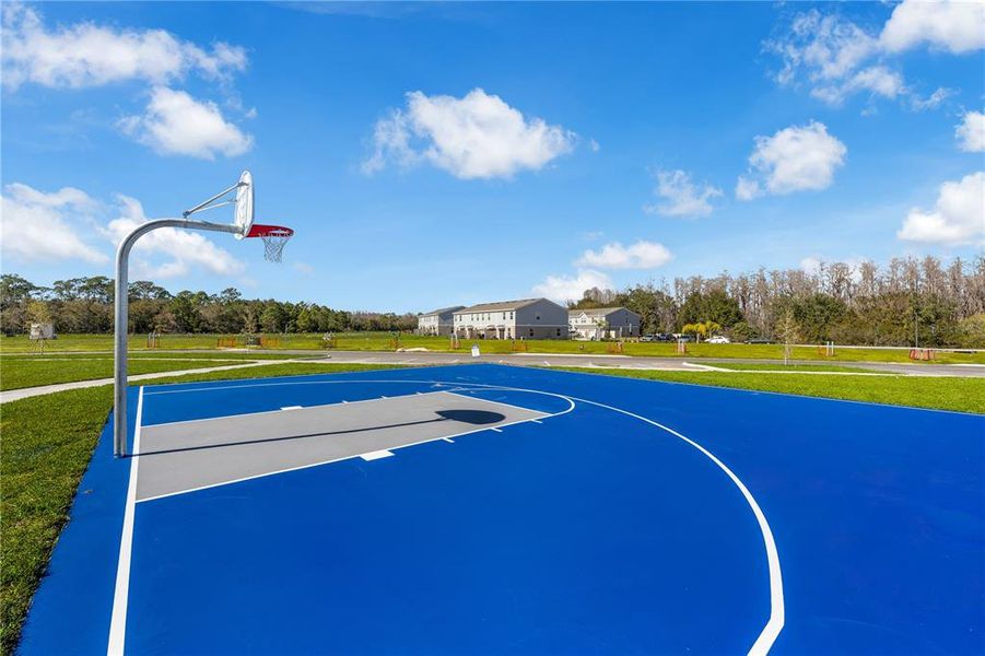 Community amenities in Bimini Bay, Davenport (Image 37).