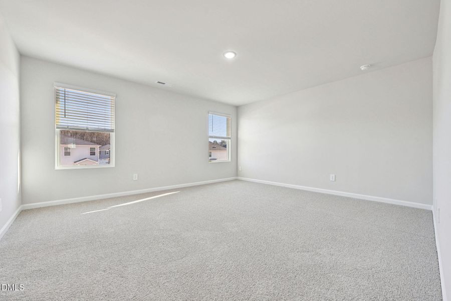 25-web-or-mls-Raleigh - Oak Manor - 537