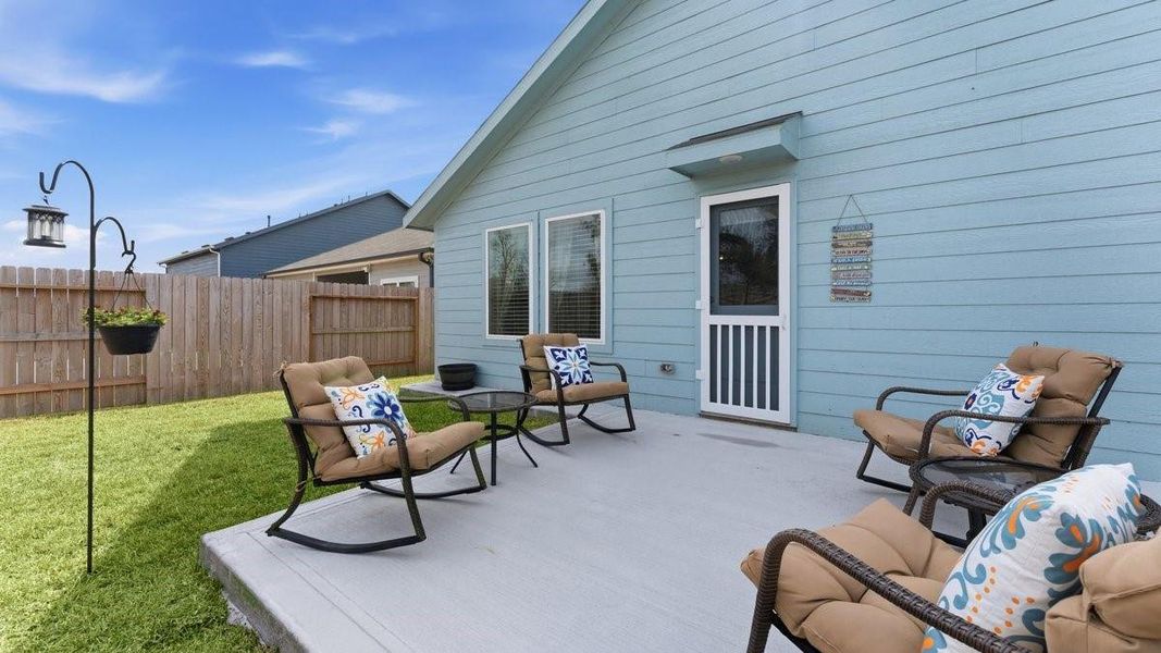 Exterior details and patio area of a home in Trails at Cochran Ranch, Waller (Image 25).