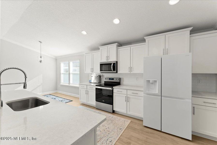 Furnished interior view inside a new home in Cross Creek, Green Cove Springs (Image 8).