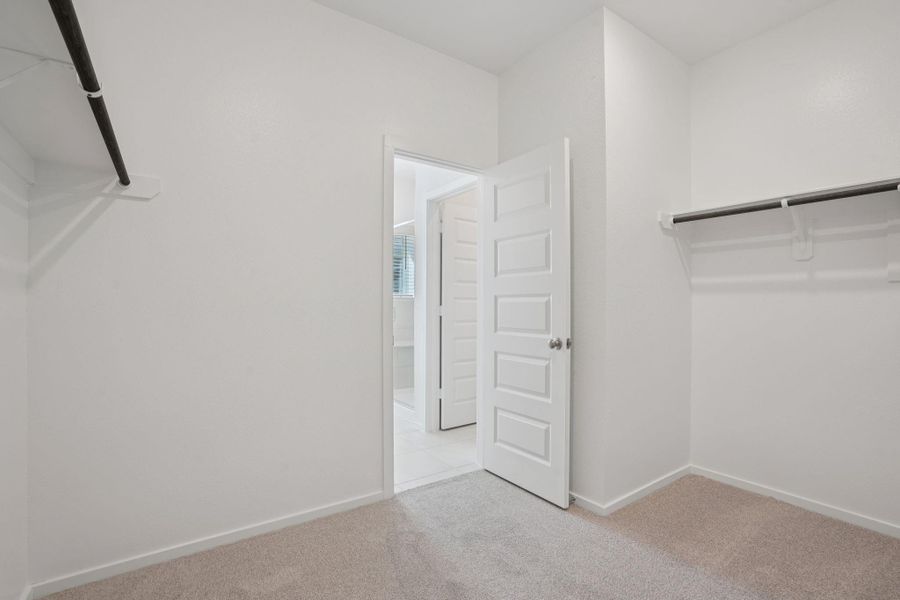 Spacious, unfurnished interior of a new home in Kemah Crossing - City Series, Kemah (Image 42).