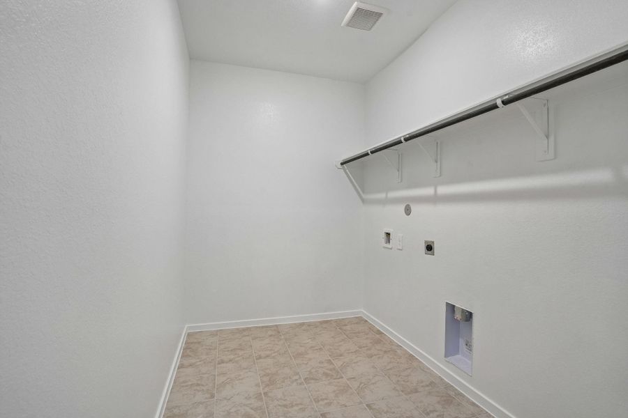 Spacious, unfurnished interior of a new home in Riviera Pines - Premier Series, Huffman (Image 17).
