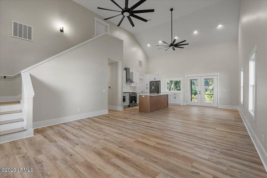 Spacious, unfurnished interior of a new home in , Beaufort (Image 25).