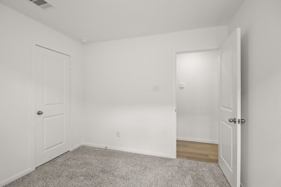 Spacious, unfurnished interior of a new home in Sunset Valley, Hockley (Image 11).