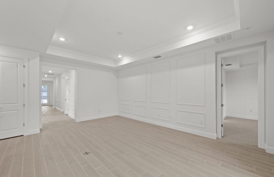 Representative unfurnished interior of a home built from the Concord by DiVosta in Talon Preserve on Palmer Ranch, Nokomis (Image 21).