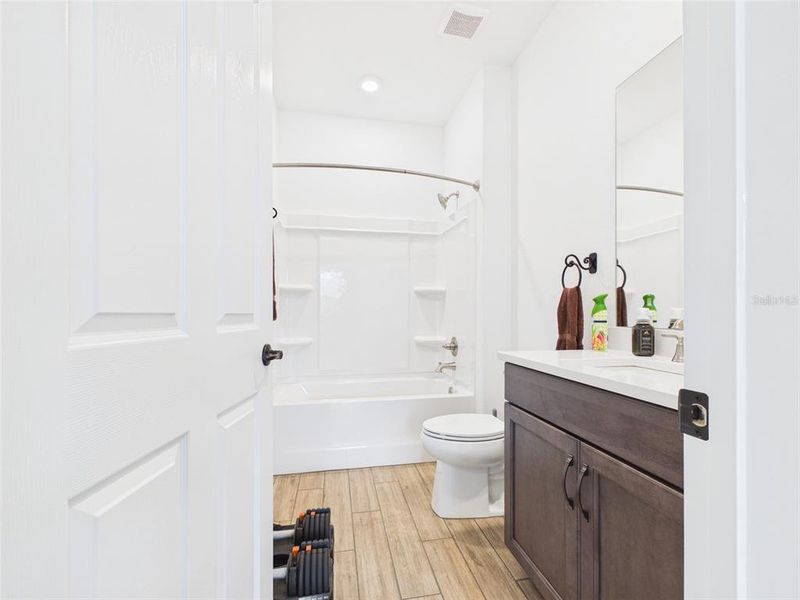 Furnished interior view inside a new home in , Ocala (Image 18).