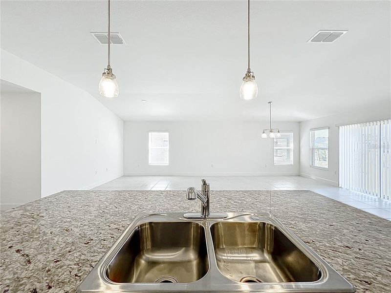 ISLAND GRANITE  KITCHEN COUNTER