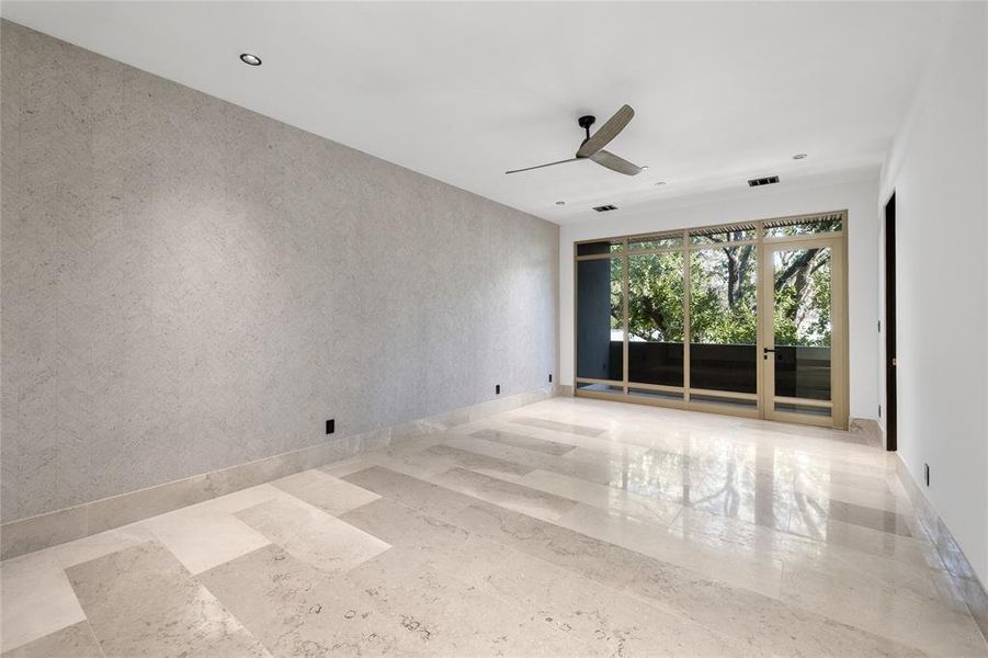 Image 33 of a home in .