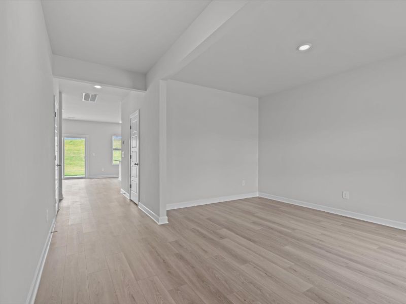 Spacious, unfurnished interior of a new home in Chatham Forest, Duncan (Image 9). Spacious, unfurnished interior of a new home in Chatham Forest, Duncan (Image 9).