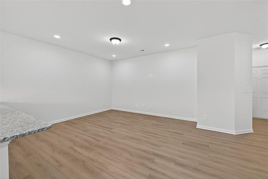 Spacious, unfurnished interior of a new home in Sanders Park, Austell (Image 24).