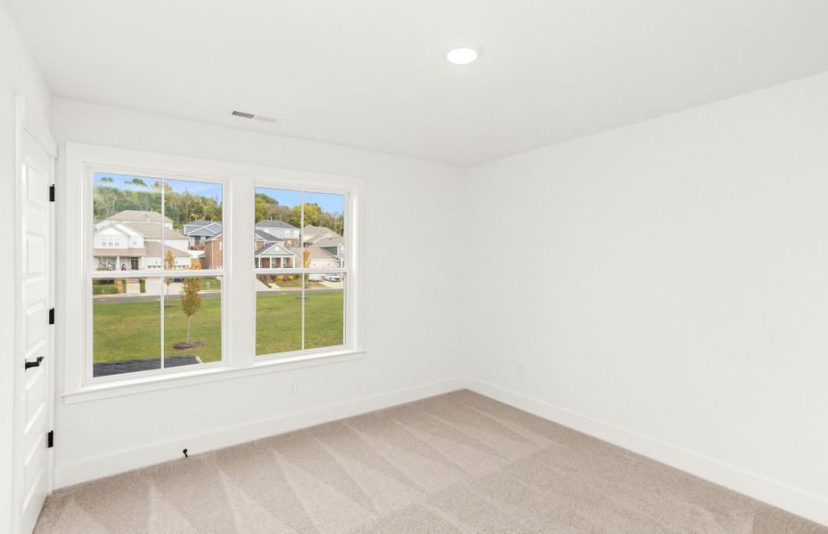 Spacious, unfurnished interior of a new home in Durham Farms, Hendersonville (Image 20).