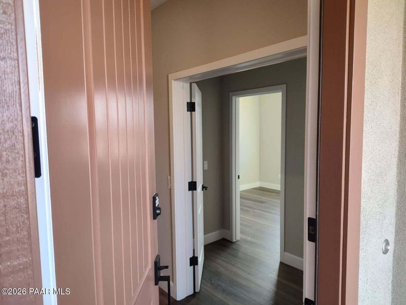 Spacious, unfurnished interior of a new home in North Ridge at Pronghorn Ranch, Prescott Valley (Image 10).