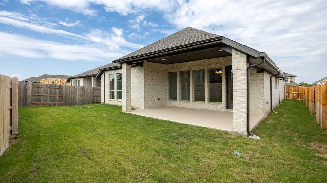 Exterior details and patio area of a home in Flora, Hutto (Image 3).