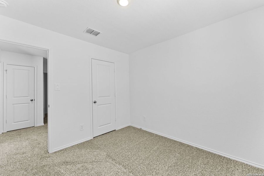 Spacious, unfurnished interior of a new home in Preserve at Medina, Von Ormy (Image 18).