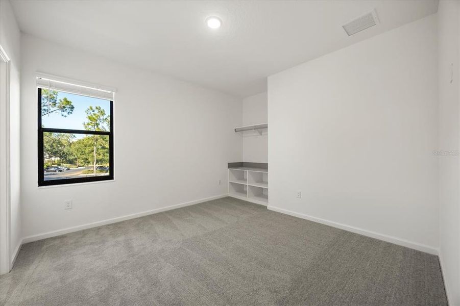 Spacious, unfurnished interior of a new home in , Orlando (Image 45).