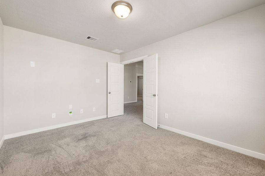 Spacious, unfurnished interior of a new home in Sundance Cove - Premier Series, Crosby (Image 30).