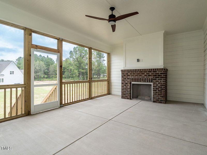 034-1280x960-screened-porch