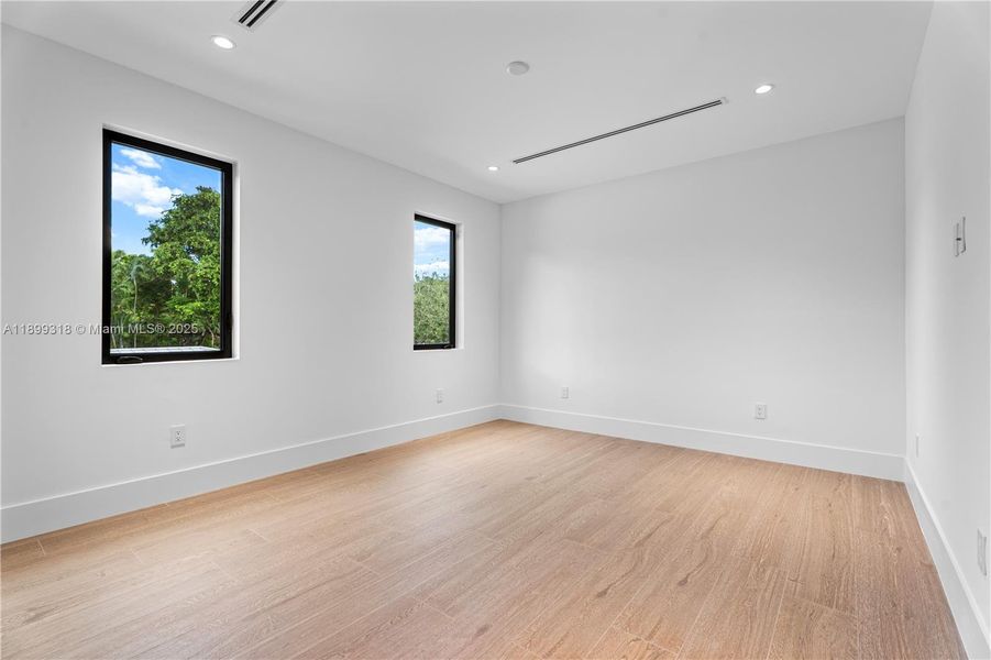 Spacious, unfurnished interior of a new home in , South Miami (Image 20).