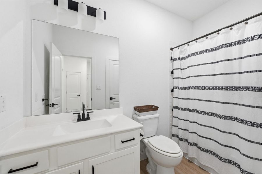 2nd bathroom 2nd bathroom