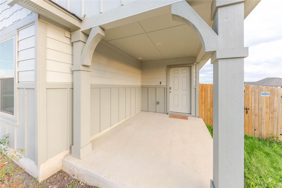 Exterior details and patio area of a home in Willow Glenn, Temple (Image 29).