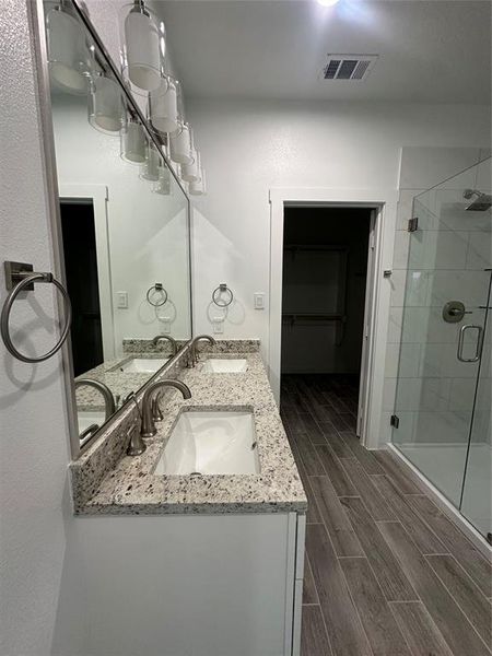 Furnished interior view inside a new home in , Dallas (Image 6).