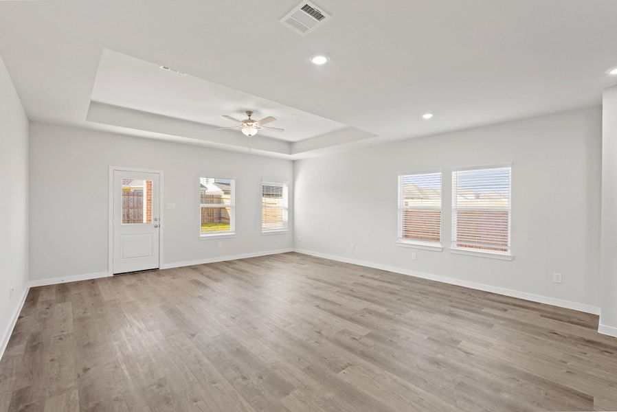 Spacious, unfurnished interior of a new home in Sunterra, Katy (Image 16). Spacious, unfurnished interior of a new home in Sunterra, Katy (Image 16).