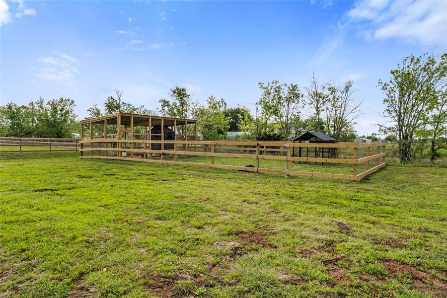 Exterior details and patio area of a home in , Sealy (Image 3).