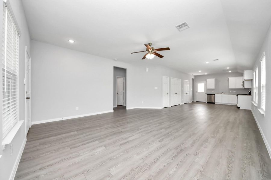 Image 10 of a home in . Image 10 of a home in .