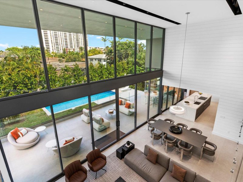 Community amenities in , Miami Shores (Image 65).