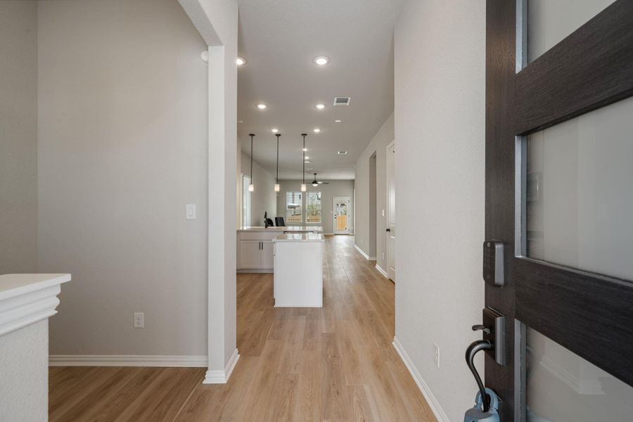 Spacious, unfurnished interior of a new home in Heritage, Dripping Springs (Image 19).