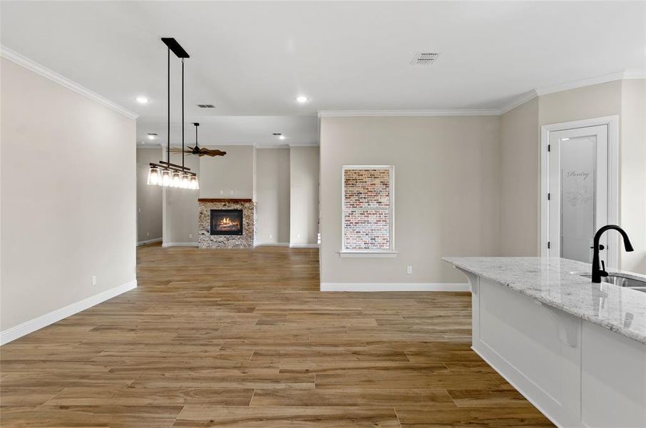 Spacious, unfurnished interior of a new home in , Reno (Image 18).