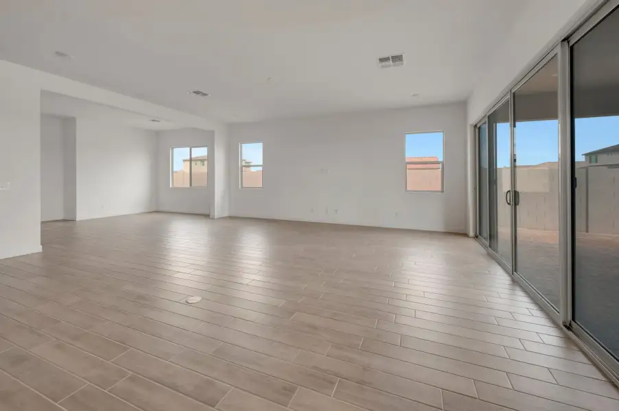 Spacious, unfurnished interior of a new home in Soleo, San Tan Valley (Image 23).